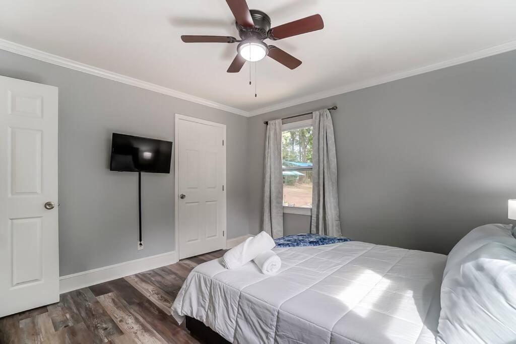 The Chateau With Hot-tub, Mini-golf, 3bd2ba