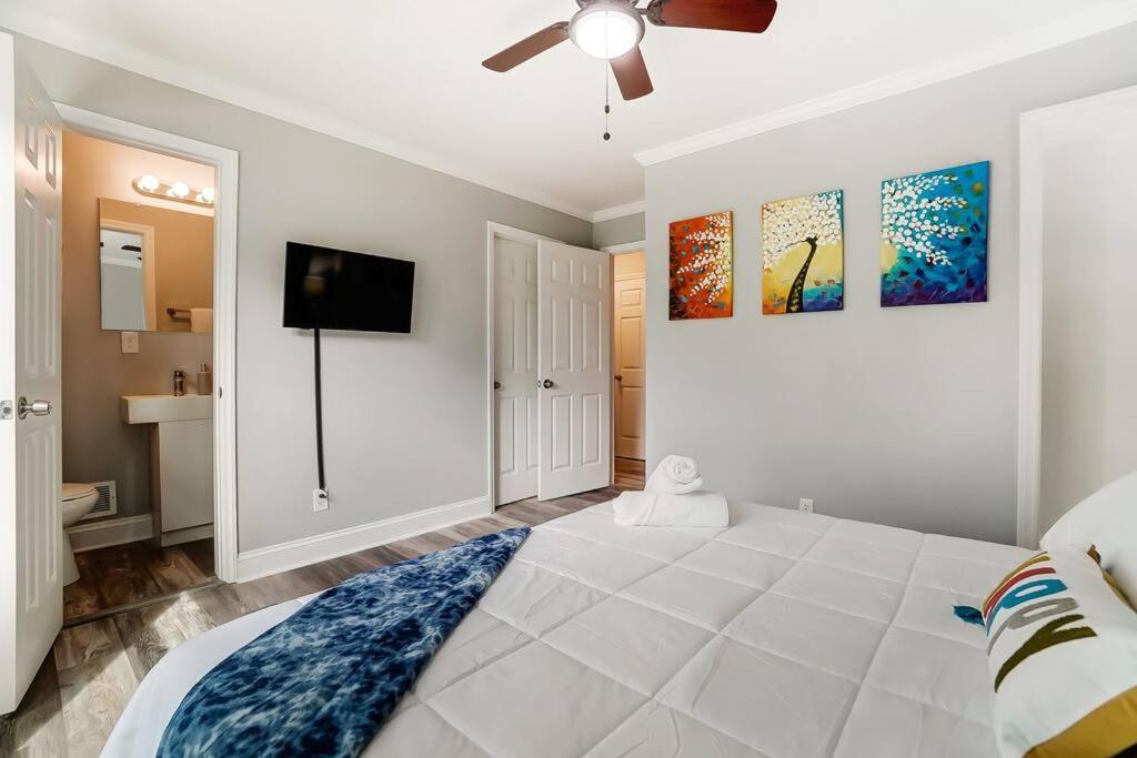 Holiday home The Chateau With Hot-tub, Mini-golf, 3bd2ba Charlotte
