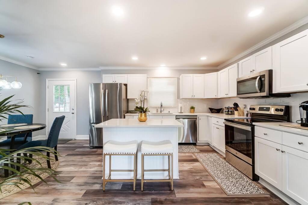 The Chateau With Hot-tub, Mini-golf, 3bd2ba *