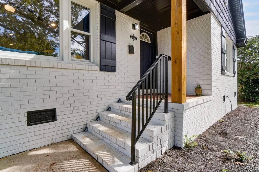 Holiday home The Chateau With Hot-tub, Mini-golf, 3bd2ba Charlotte
